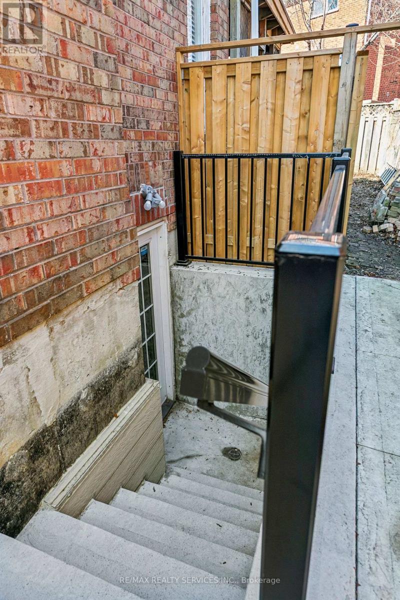 4 Burt Drive, Brampton, Ontario  L6X 3H6 - Photo 47 - W12995566