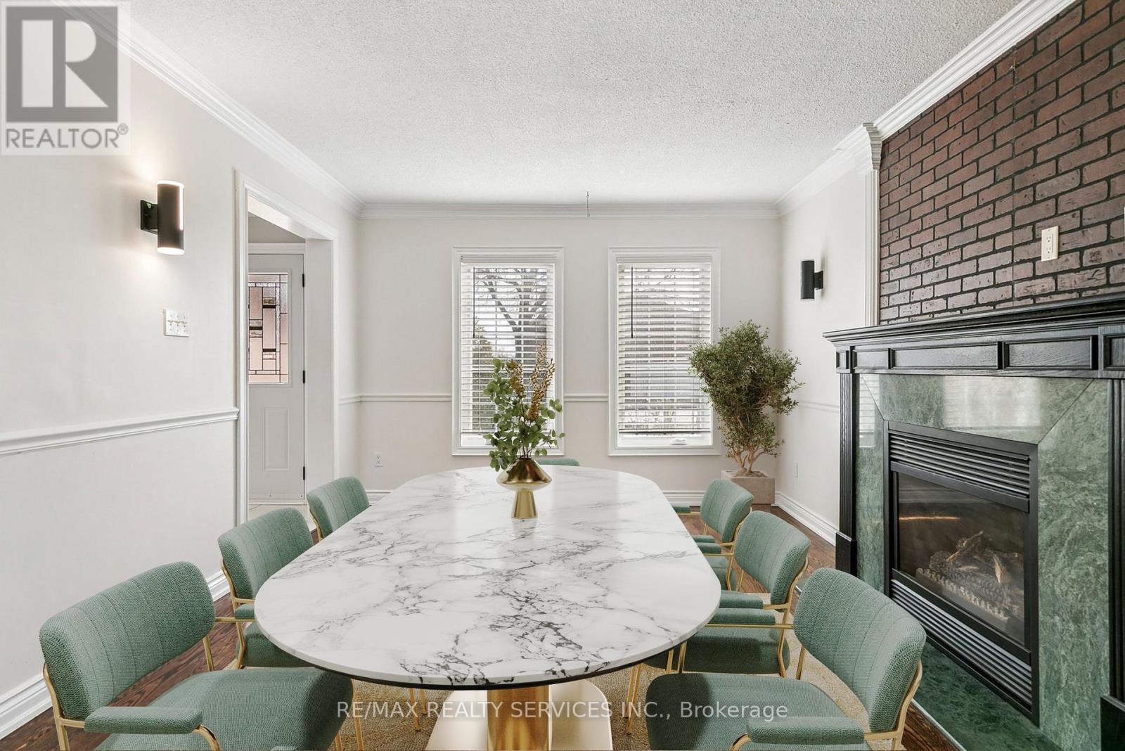 4 Burt Drive, Brampton, Ontario  L6X 3H6 - Photo 5 - W12995566