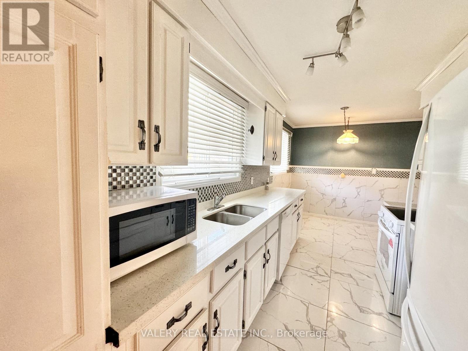 Main - 2949 Olde Base Line Road, Caledon, Ontario  L7C 0K8 - Photo 2 - W12995582