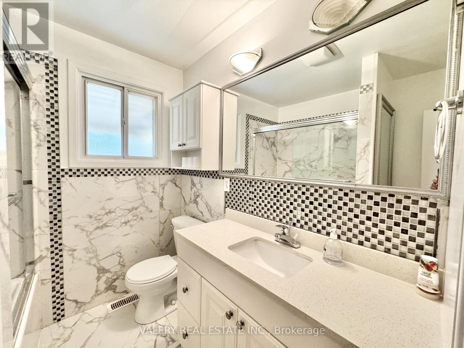 Main - 2949 Olde Base Line Road, Caledon, Ontario  L7C 0K8 - Photo 5 - W12995582