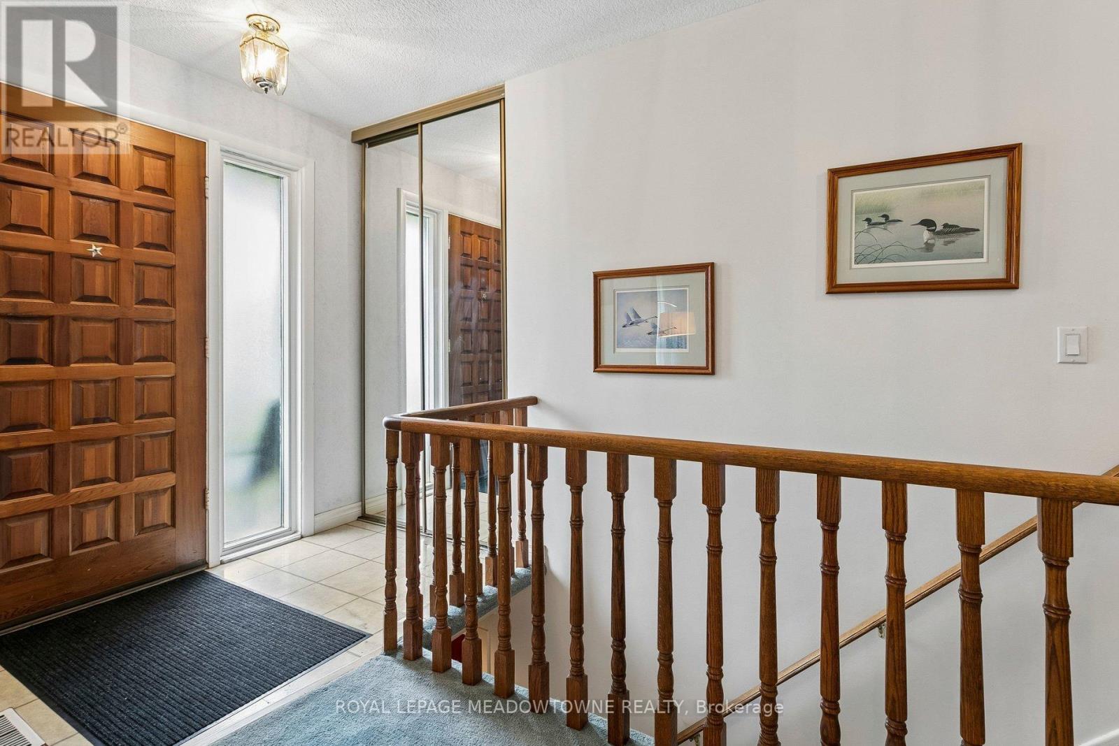 20 Plainsman Road, Mississauga, Ontario  L5N 1C6 - Photo 11 - W12995610