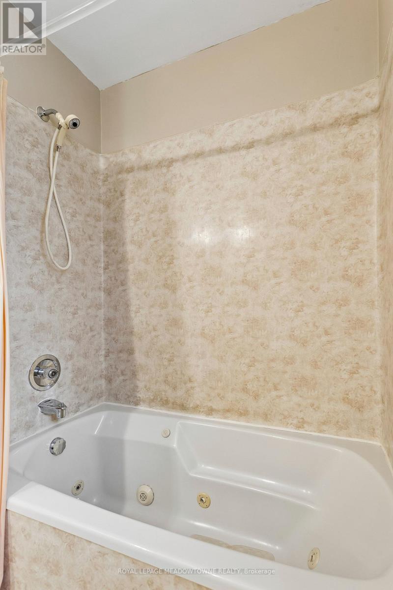 20 Plainsman Road, Mississauga, Ontario  L5N 1C6 - Photo 34 - W12995610