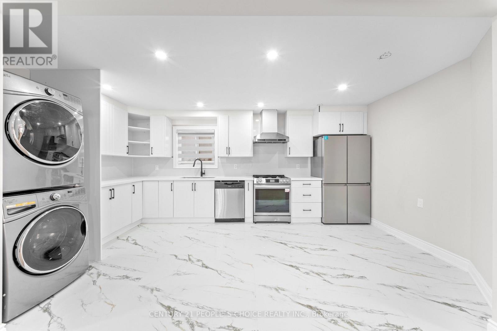 111 Verobeach Boulevard, Toronto, Ontario  M9M 1P8 - Photo 18 - W12995618