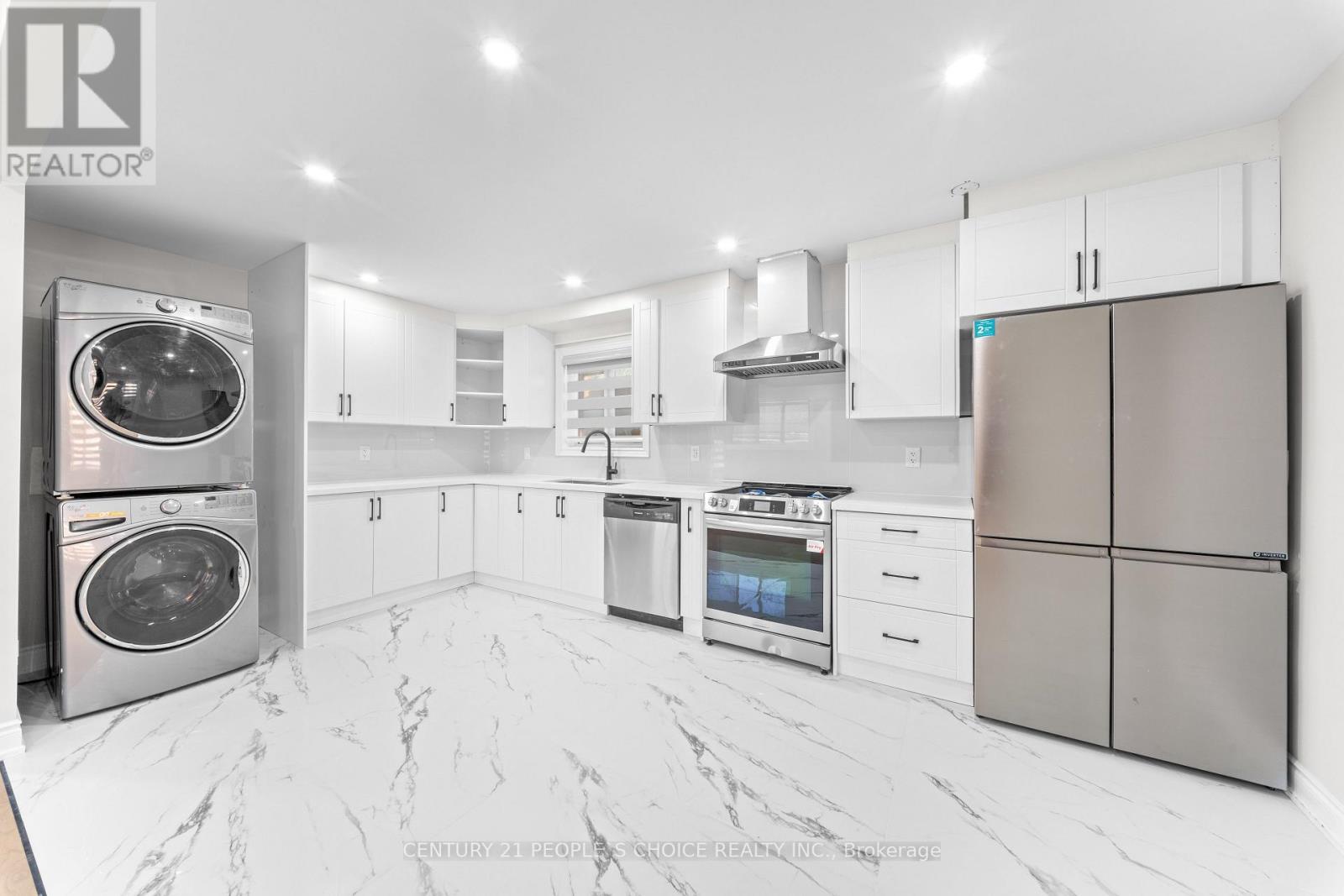 111 Verobeach Boulevard, Toronto, Ontario  M9M 1P8 - Photo 20 - W12995618