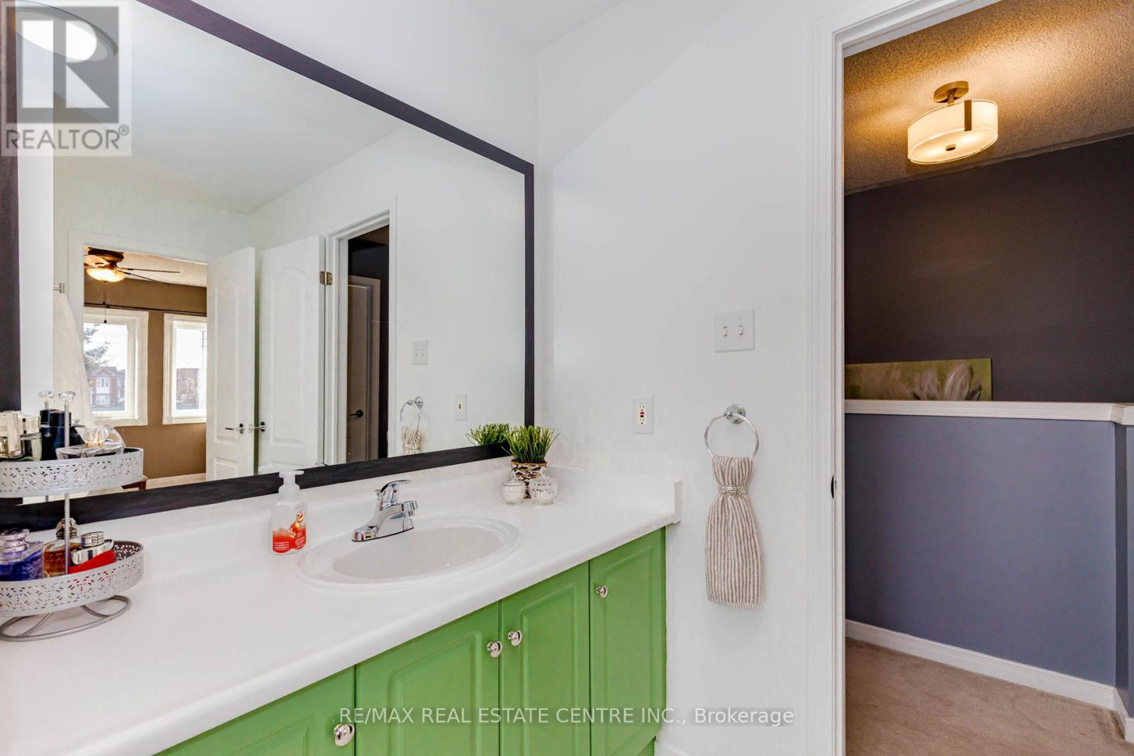 60 Native Landing, Brampton, Ontario  L6X 5B1 - Photo 19 - W12995632