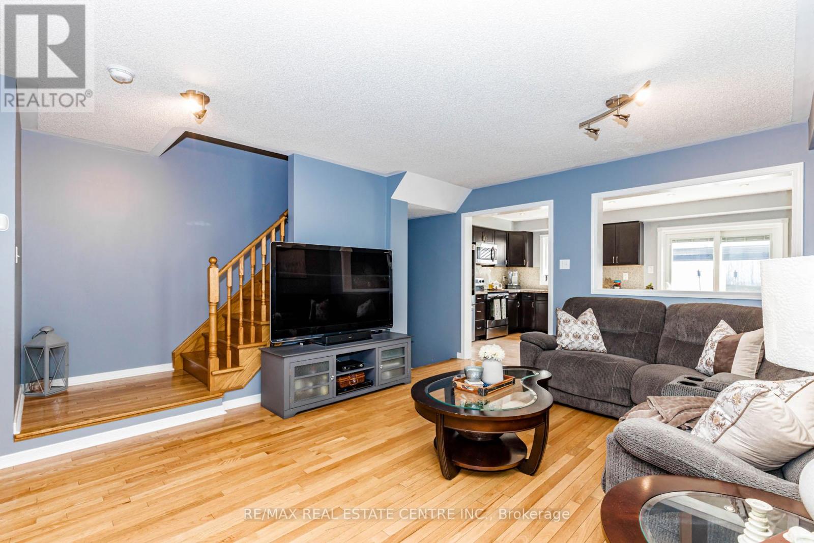 60 Native Landing, Brampton, Ontario  L6X 5B1 - Photo 7 - W12995632
