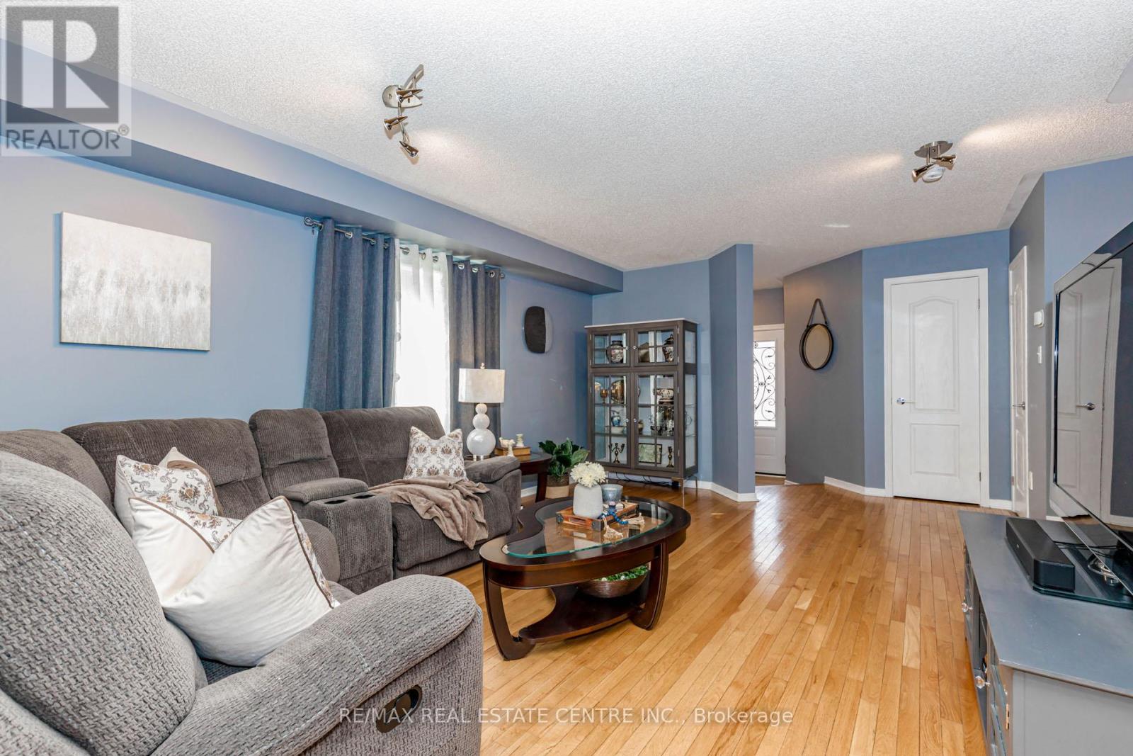 60 Native Landing, Brampton, Ontario  L6X 5B1 - Photo 8 - W12995632