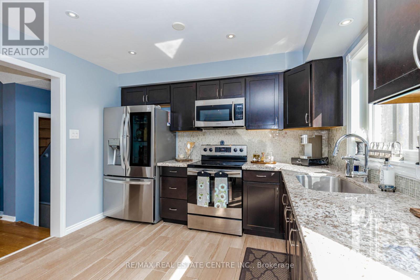 60 Native Landing, Brampton, Ontario  L6X 5B1 - Photo 9 - W12995632