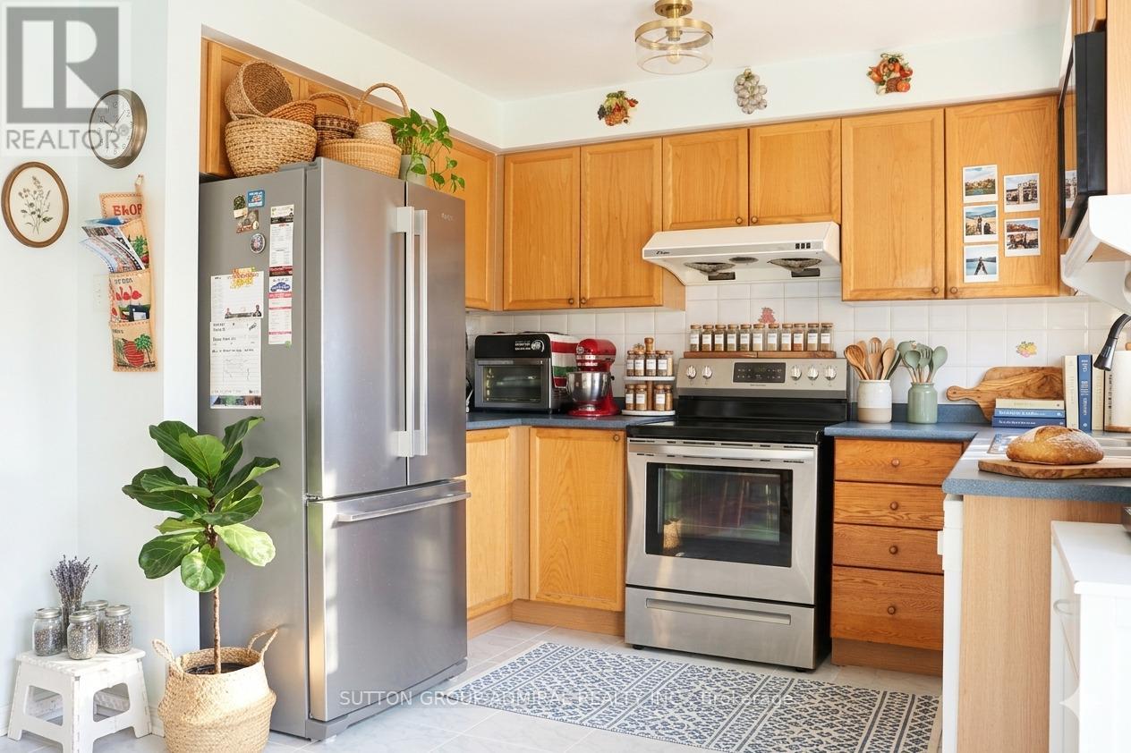 129 Willow Park Drive, Brampton, Ontario  L6R 2N3 - Photo 10 - W12995656