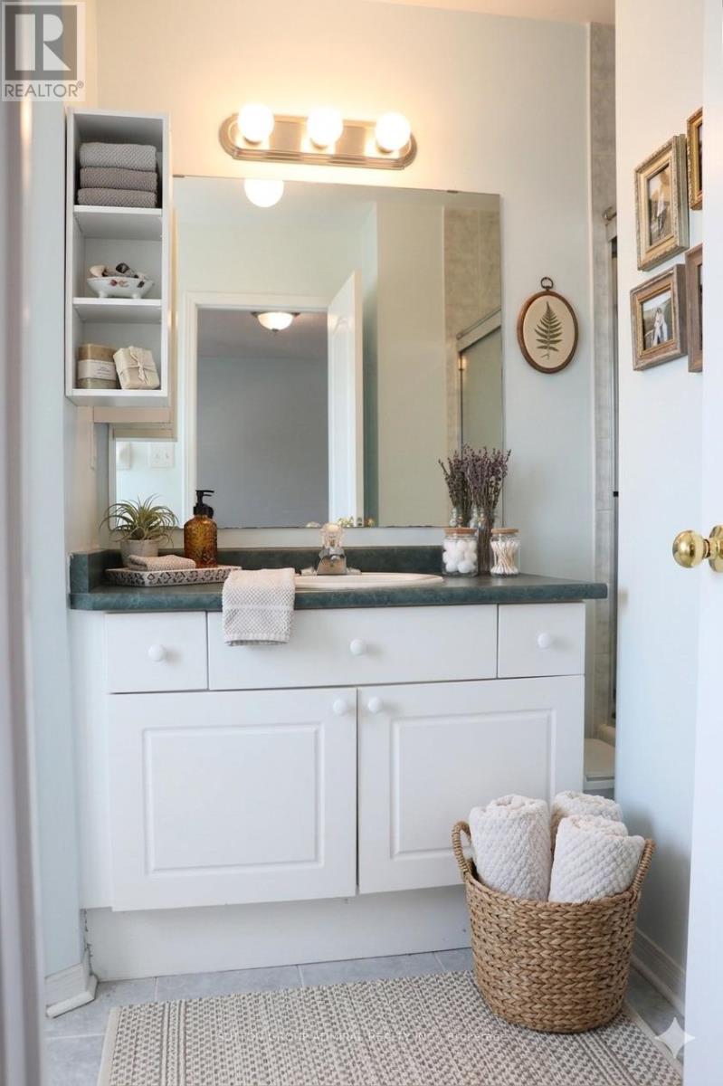 129 Willow Park Drive, Brampton, Ontario  L6R 2N3 - Photo 16 - W12995656