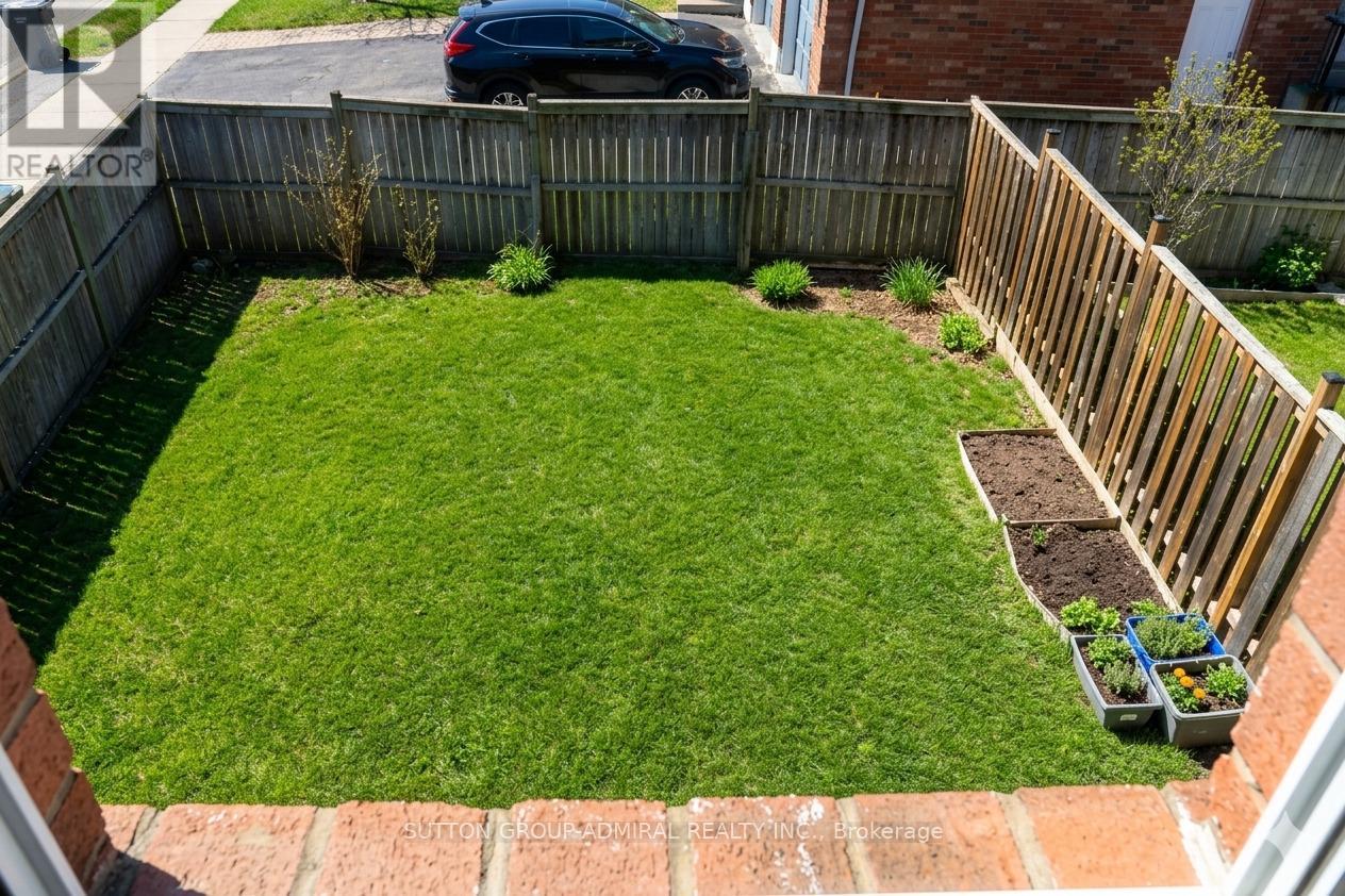 129 Willow Park Drive, Brampton, Ontario  L6R 2N3 - Photo 6 - W12995656