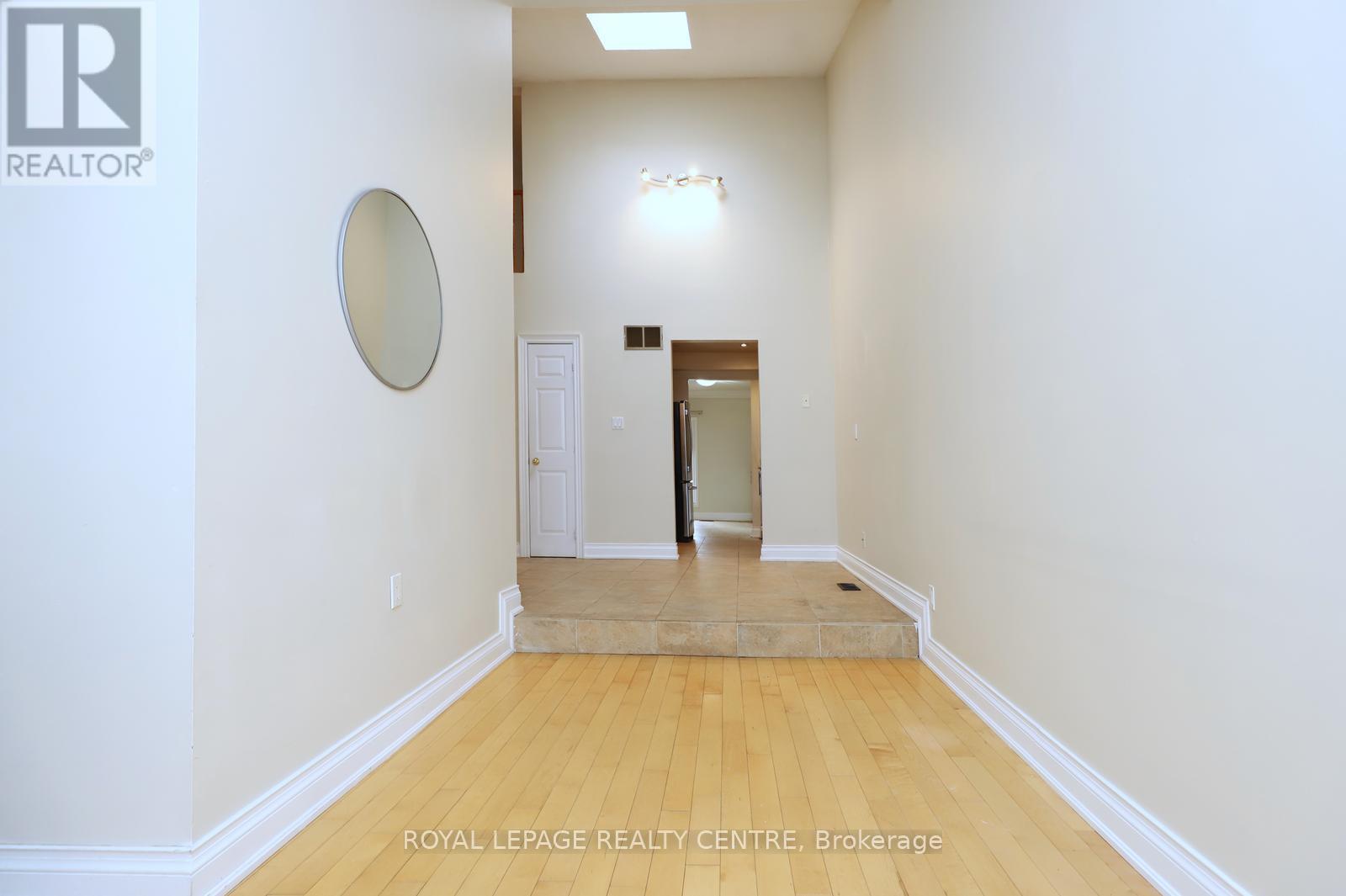 16 - 1021 Cedarglen Gate, Mississauga, Ontario  L5C 3A7 - Photo 4 - W12995674