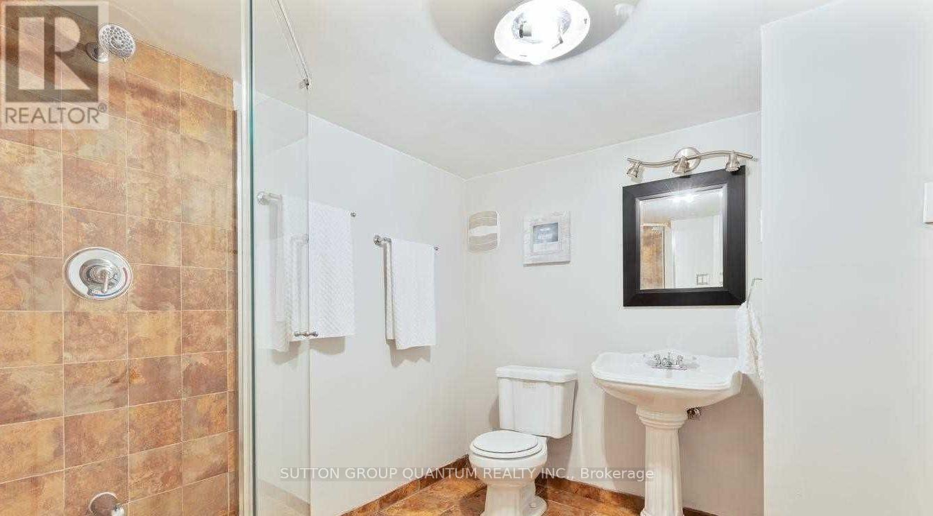 444 Seabourne Drive, Oakville, Ontario  L6L 4G2 - Photo 11 - W12995734