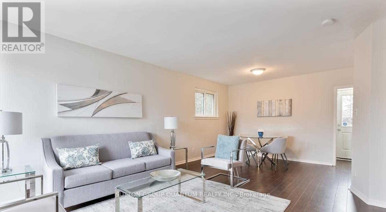 444 Seabourne Drive, Oakville, Ontario  L6L 4G2 - Photo 3 - W12995734