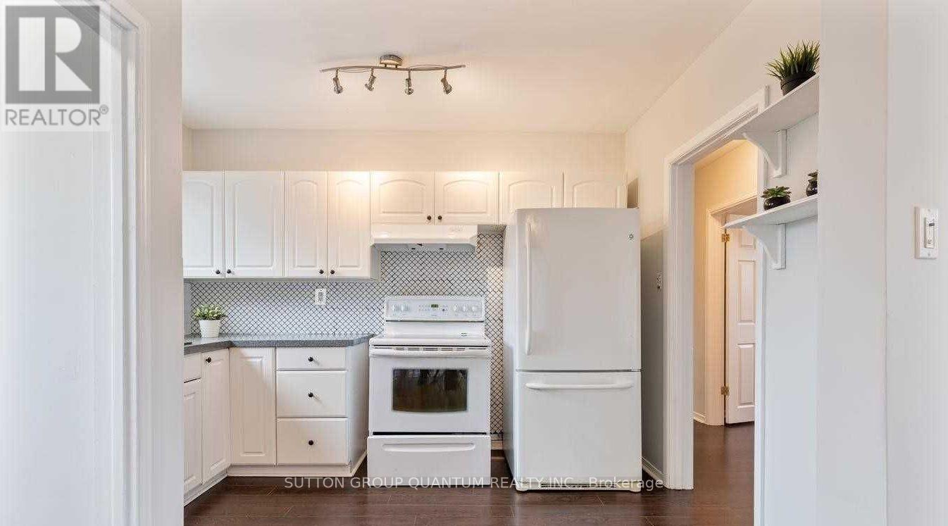 444 Seabourne Drive, Oakville, Ontario  L6L 4G2 - Photo 6 - W12995734