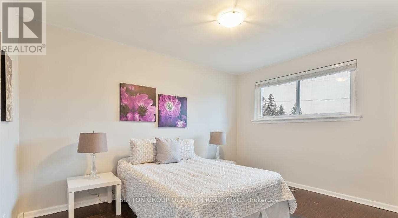 444 Seabourne Drive, Oakville, Ontario  L6L 4G2 - Photo 8 - W12995734