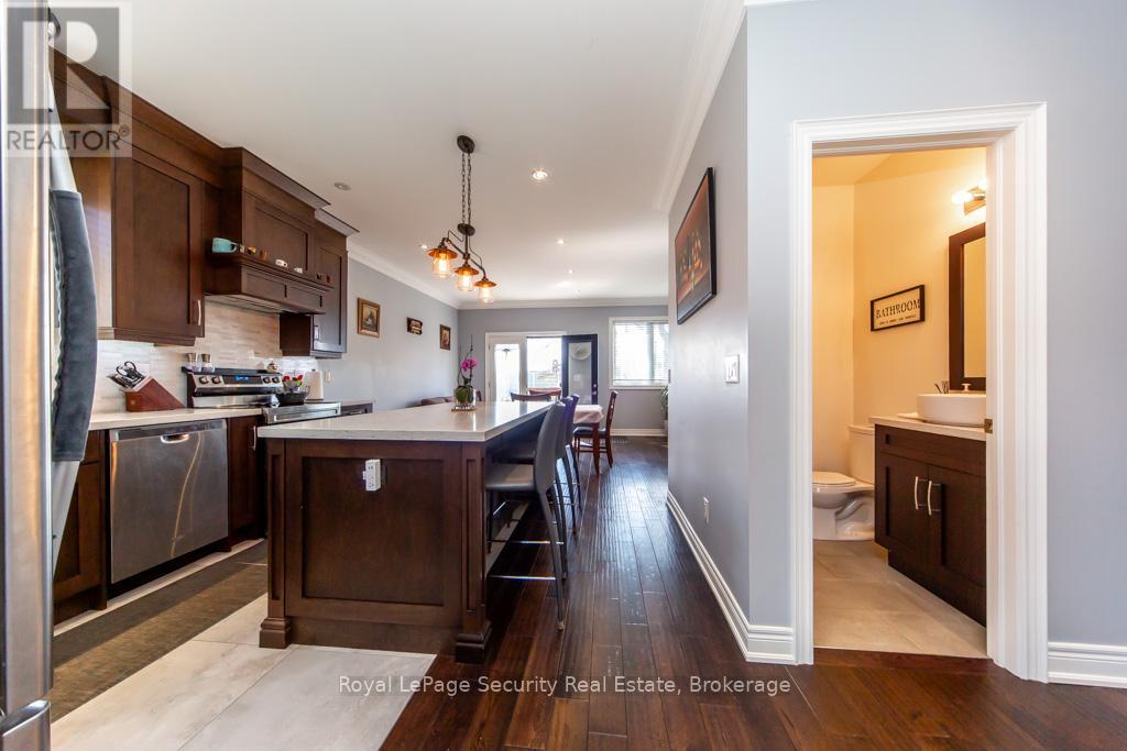 31 John Best Avenue, Toronto, Ontario  M9N 1C4 - Photo 13 - W12995776