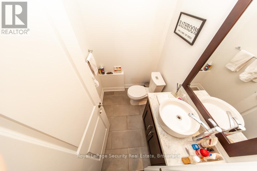 31 John Best Avenue, Toronto, Ontario  M9N 1C4 - Photo 23 - W12995776