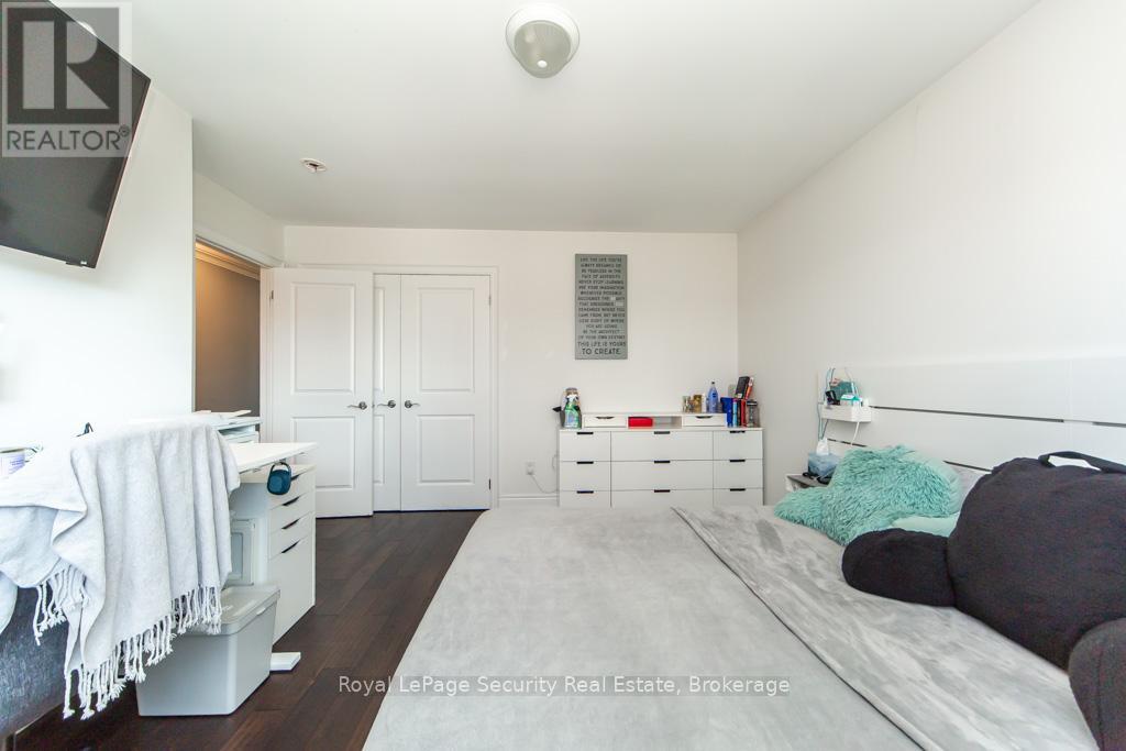 31 John Best Avenue, Toronto, Ontario  M9N 1C4 - Photo 34 - W12995776