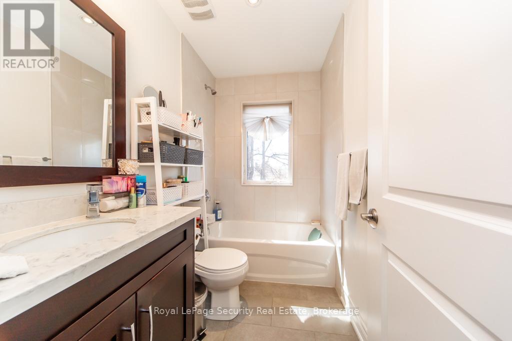 31 John Best Avenue, Toronto, Ontario  M9N 1C4 - Photo 38 - W12995776