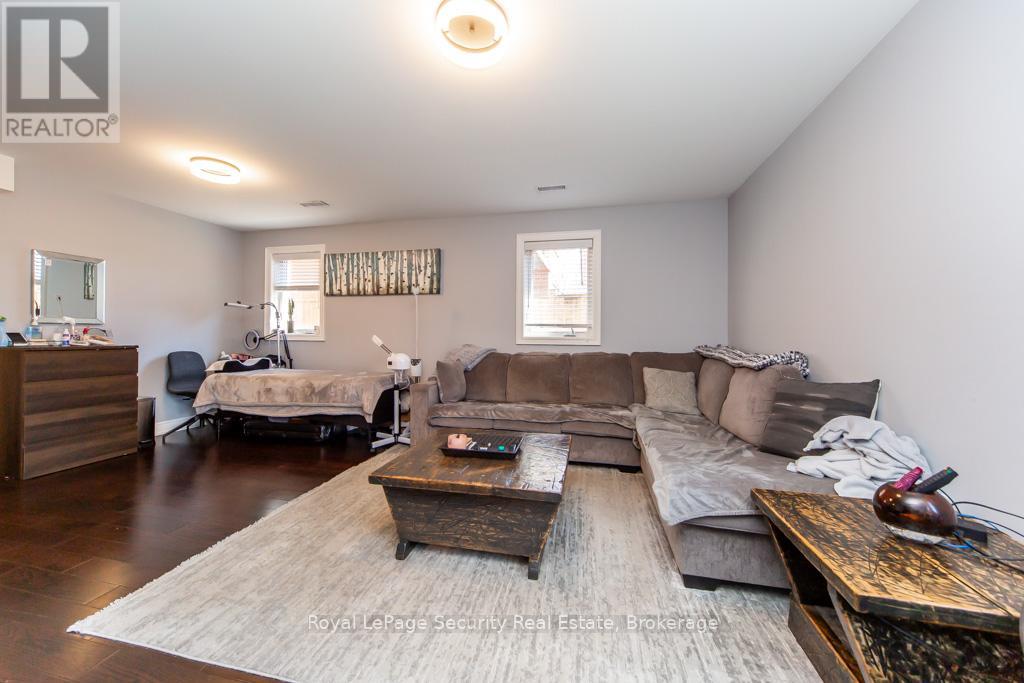 31 John Best Avenue, Toronto, Ontario  M9N 1C4 - Photo 43 - W12995776