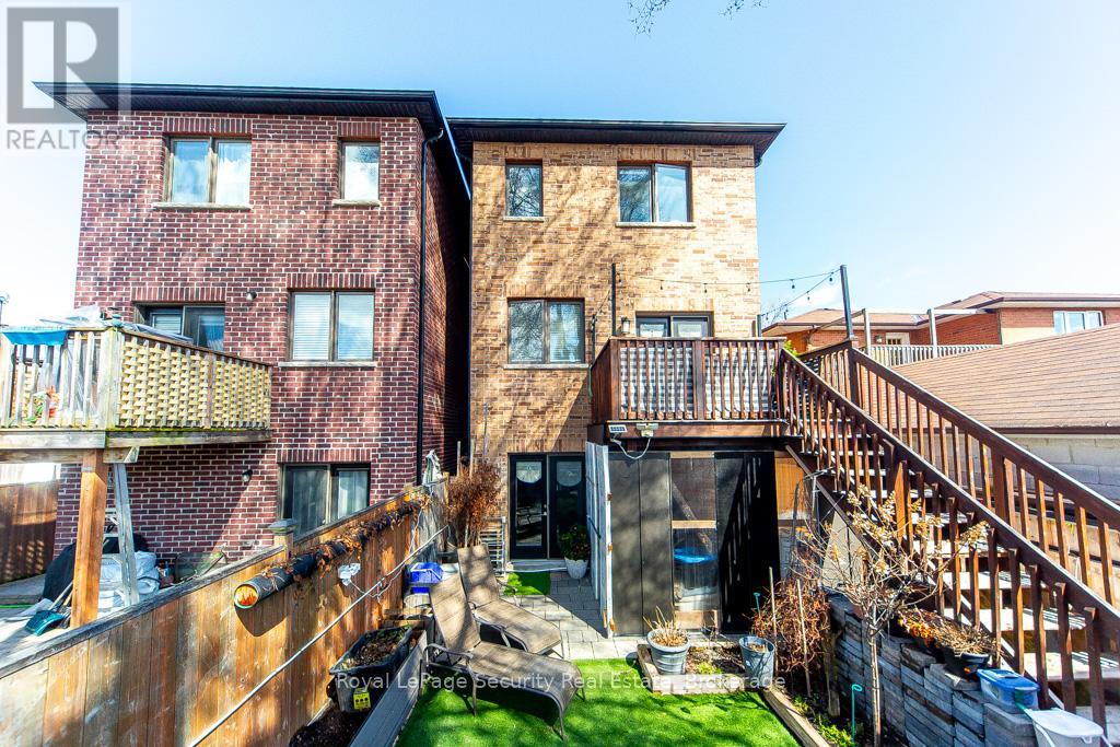 31 John Best Avenue, Toronto, Ontario  M9N 1C4 - Photo 49 - W12995776