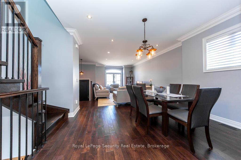 31 John Best Avenue, Toronto, Ontario  M9N 1C4 - Photo 5 - W12995776