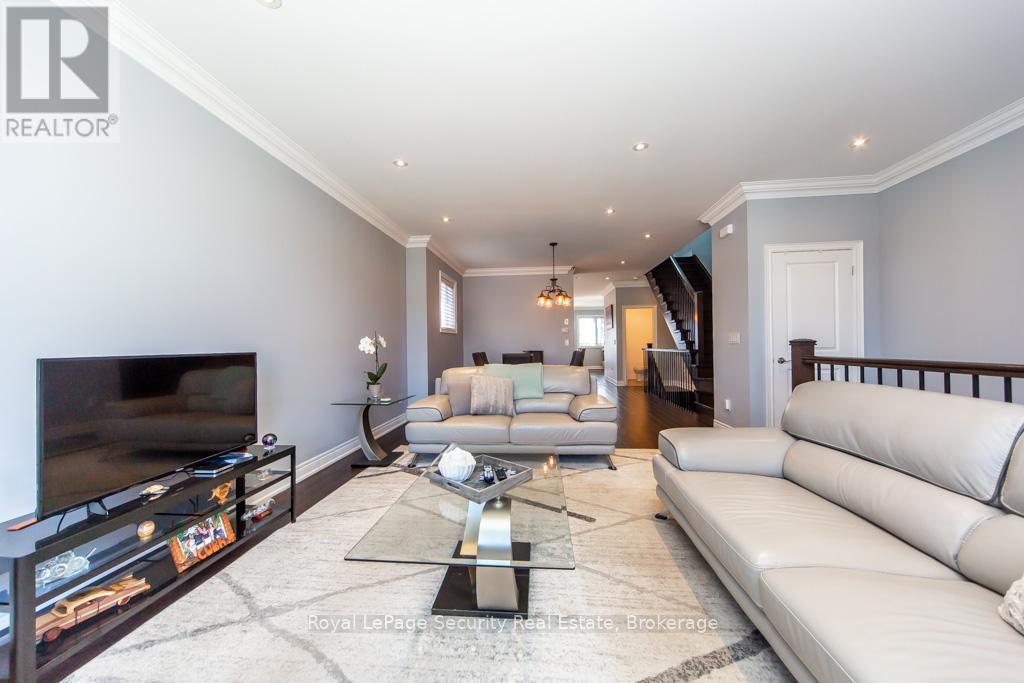 31 John Best Avenue, Toronto, Ontario  M9N 1C4 - Photo 9 - W12995776