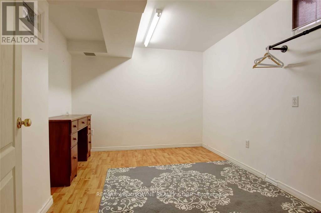 Bsmt - 3474 Covent Crescent, Mississauga, Ontario  L5M 7K7 - Photo 11 - W12995782