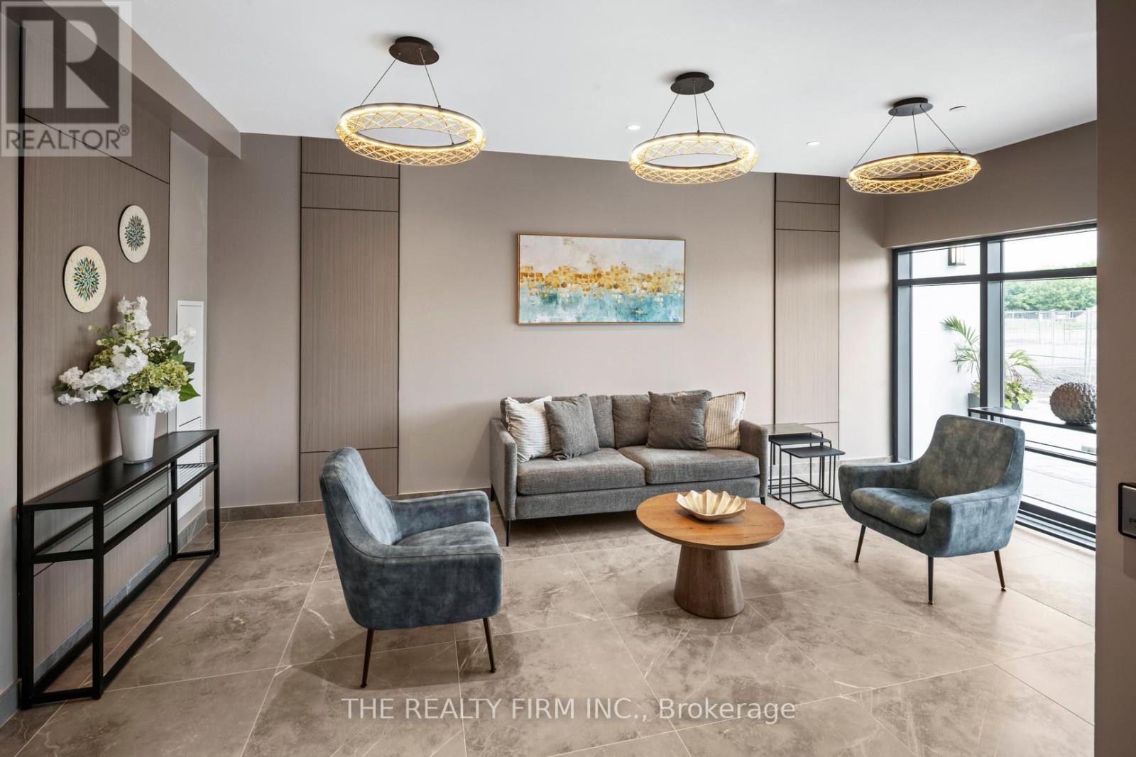 205 - 375 South Street, London East, Ontario  N6B 0A5 - Photo 3 - X12995860