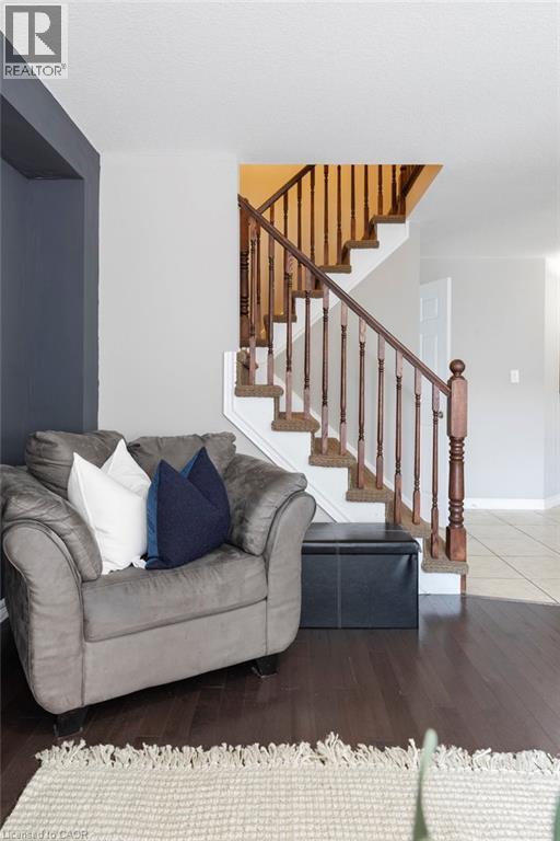 16 Avatar Place, Glanbrook, Ontario  L0R 1W0 - Photo 6 - 40813396