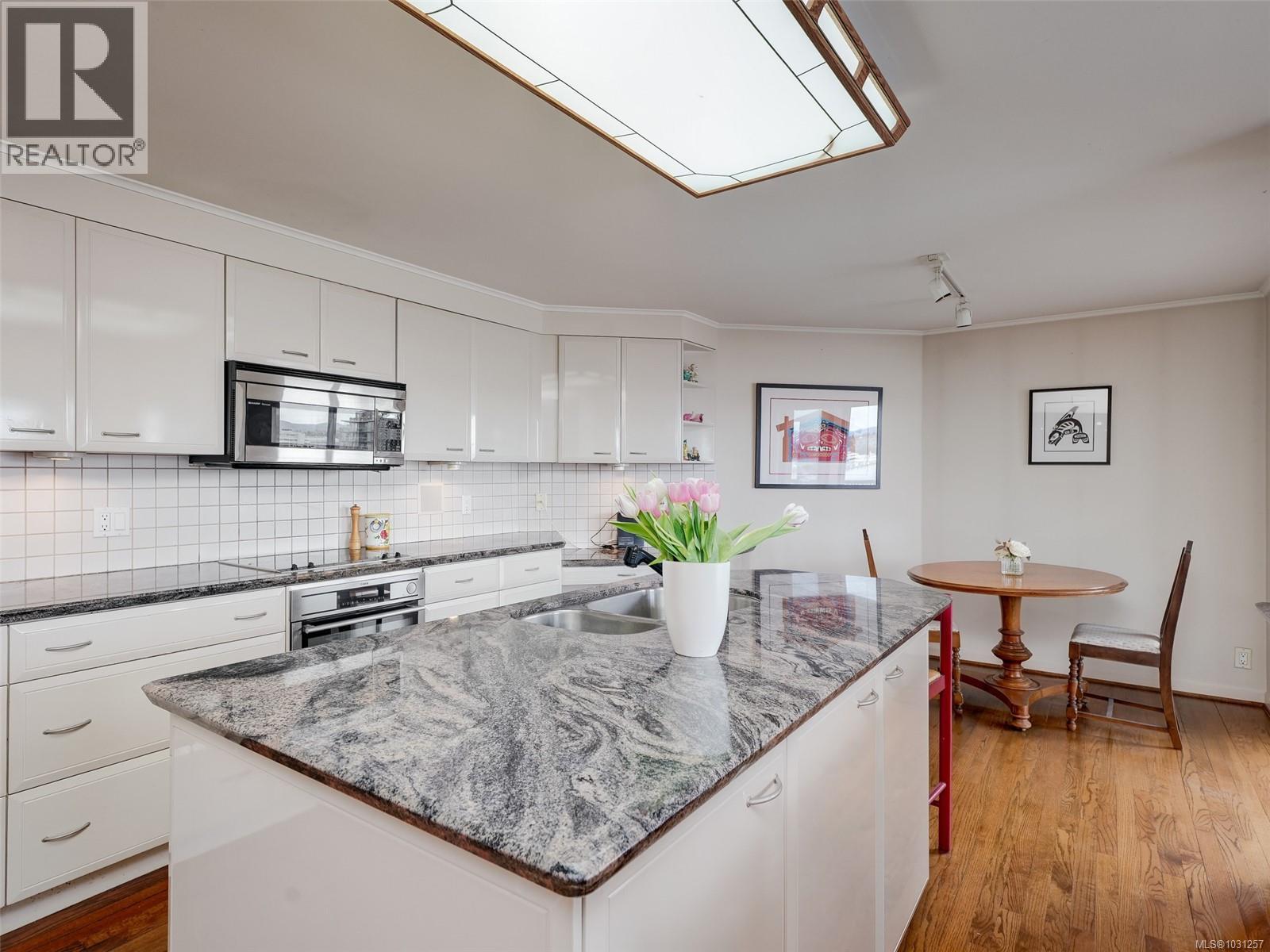 502 636 Montreal St, Victoria, British Columbia  V8V 4Y1 - Photo 8 - 1031257