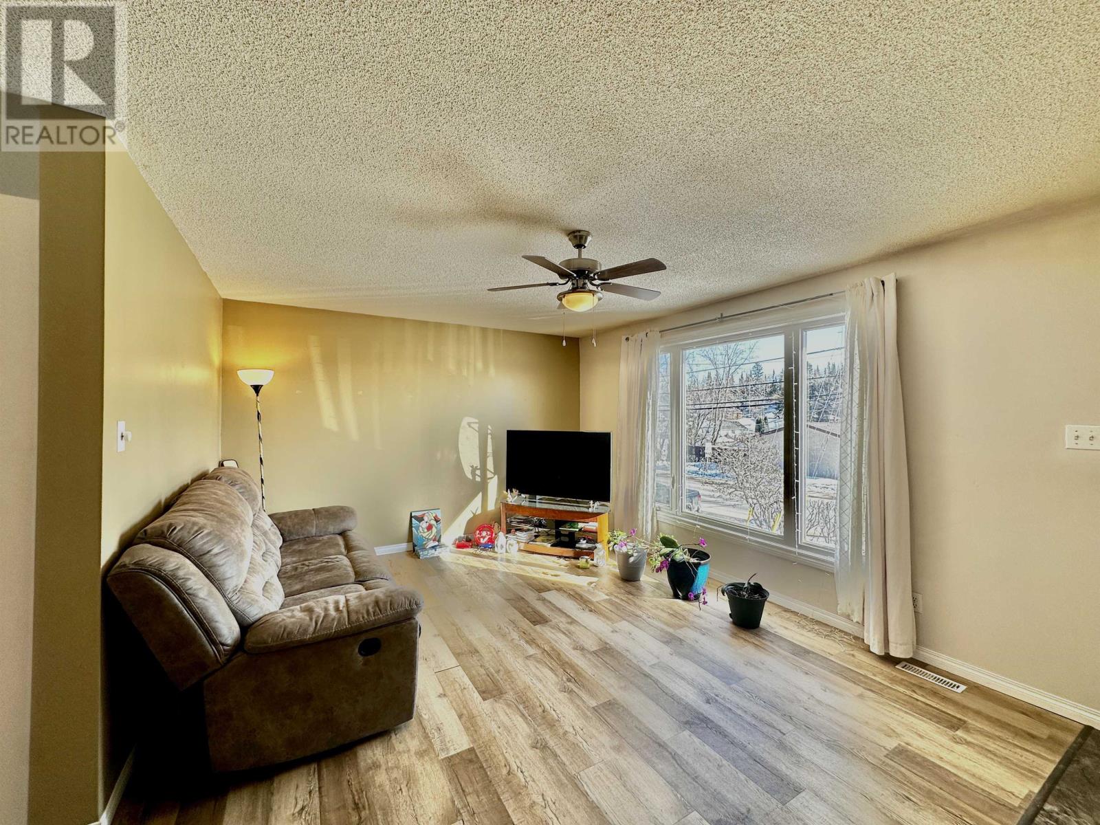 1032 Ninth St N, Kenora, Ontario  P9N 2T3 - Photo 5 - TB2600578