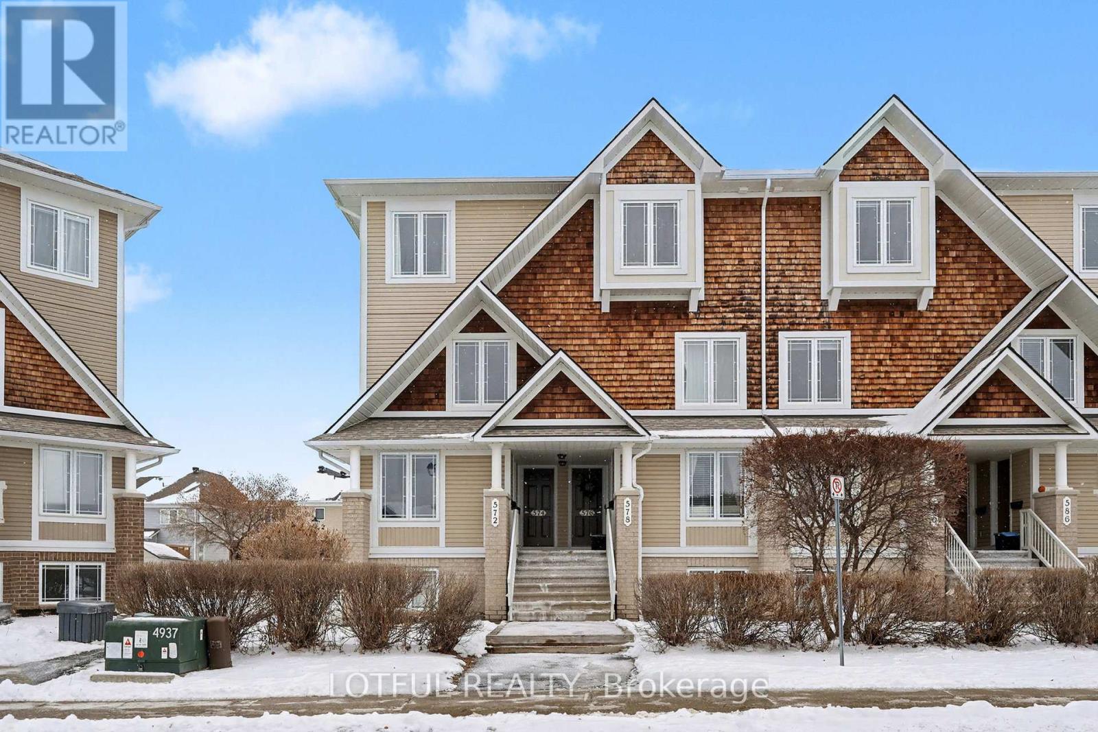 576 Lakeridge Drive, Ottawa, Ontario K4A 0H4 - Photo 2 - X12995960