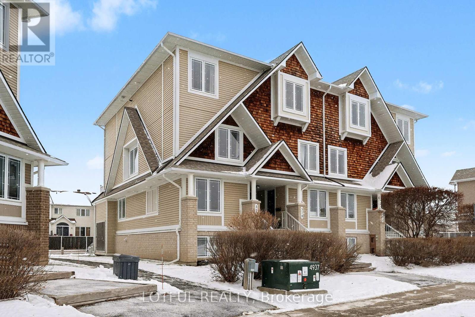 576 Lakeridge Drive, Ottawa, Ontario K4A 0H4 - Photo 3 - X12995960