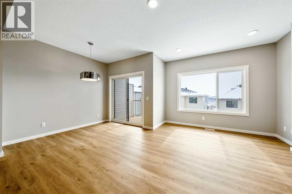 370 Heritage Boulevard, Cochrane, Alberta  T4C 0L3 - Photo 6 - A2294884