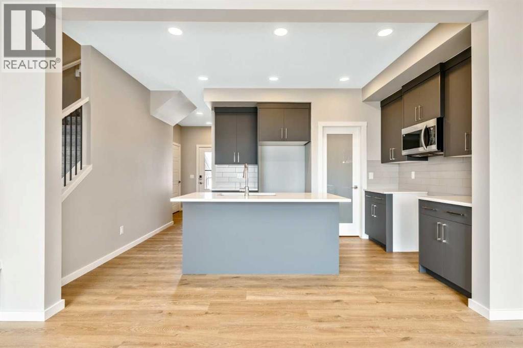 370 Heritage Boulevard, Cochrane, Alberta  T4C 0L3 - Photo 3 - A2294884