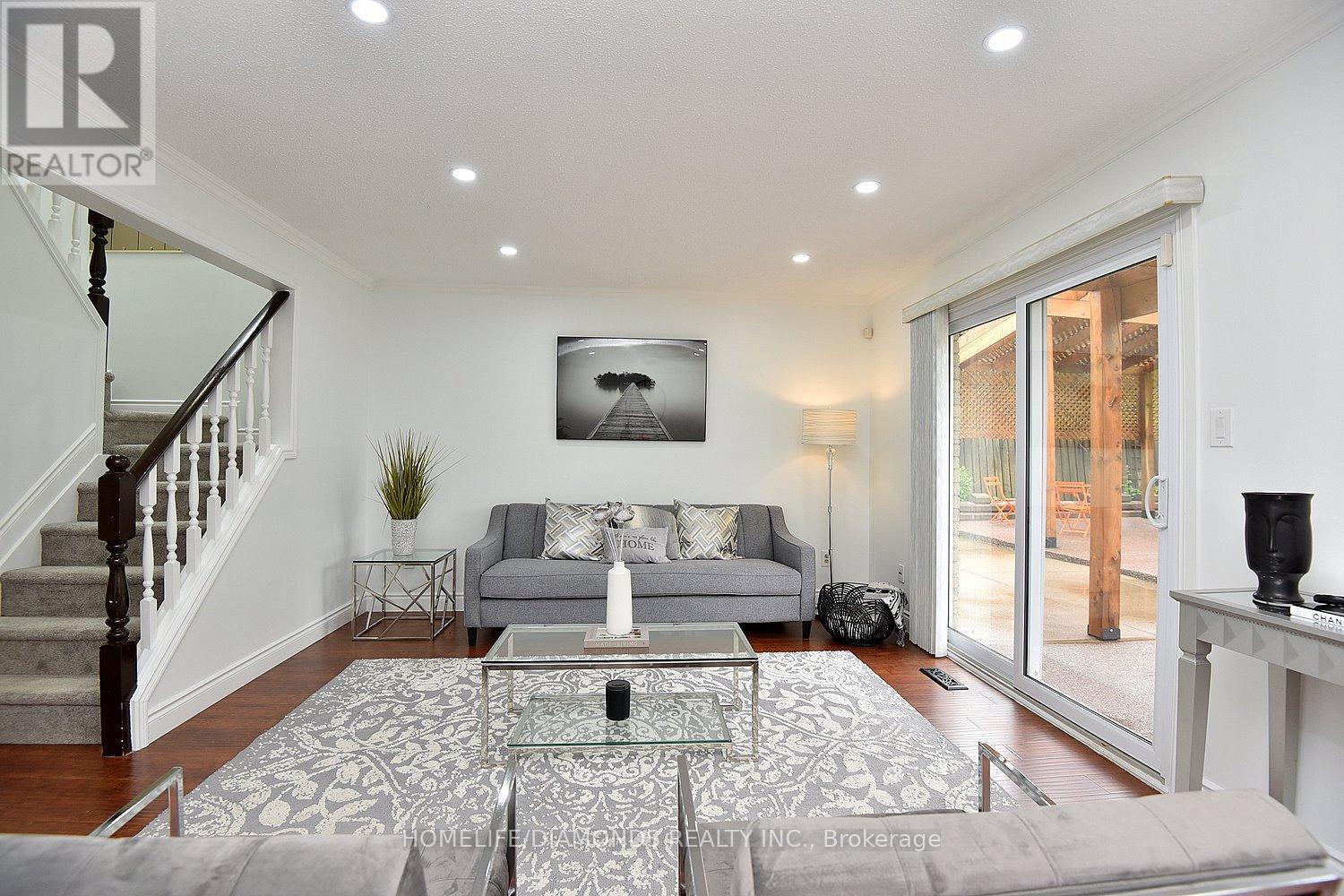 95 Birchpark Drive N, Grimsby, Ontario  L3M 4M9 - Photo 12 - X12995542