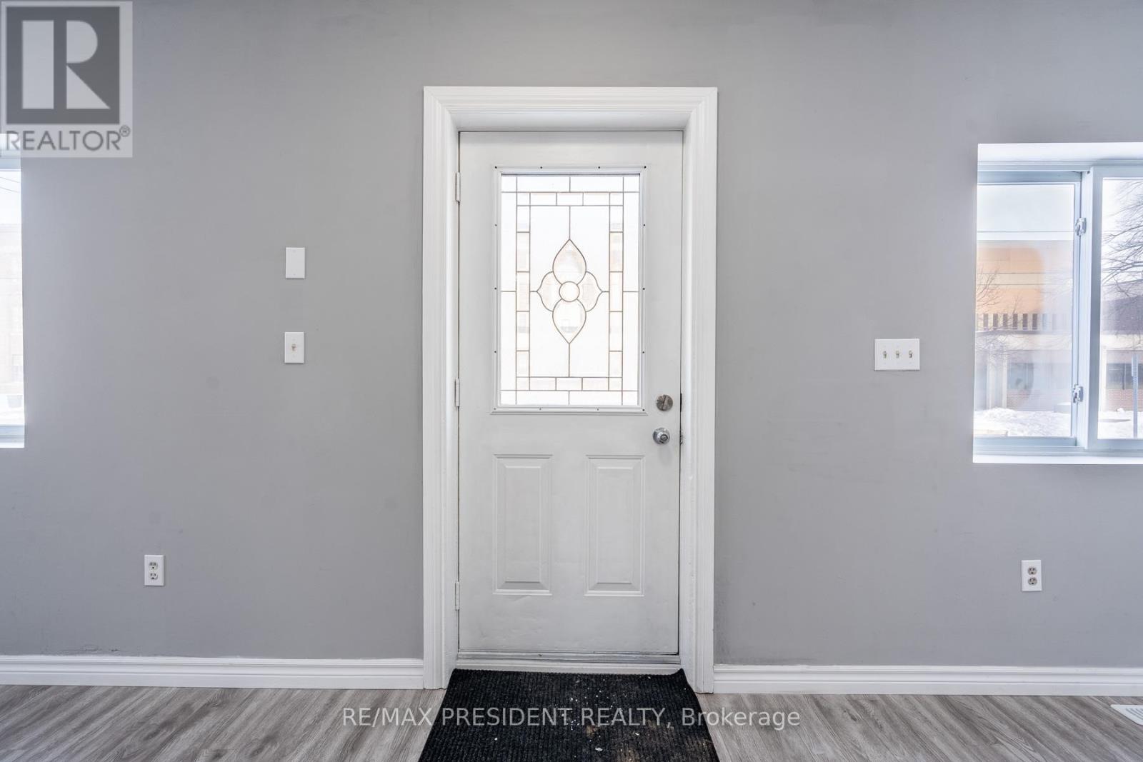 37 Catherine Street, St. Catharines, Ontario  L2R 5E8 - Photo 6 - X12995616