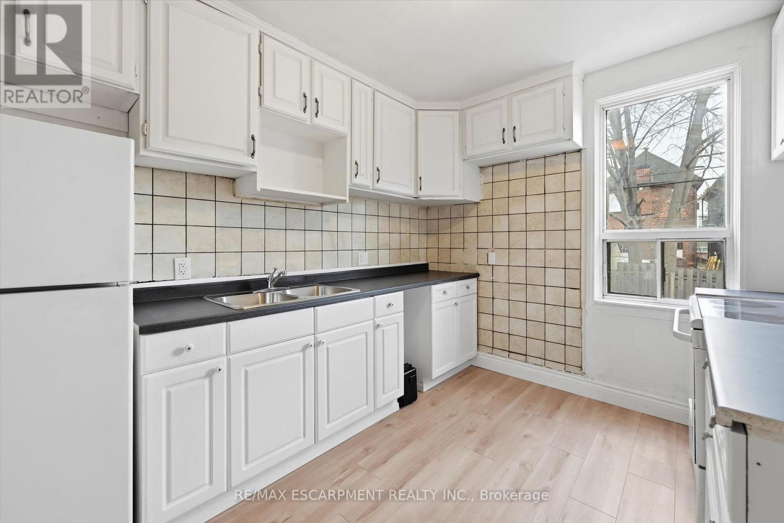 761 Cannon Street E, Hamilton, Ontario  L8L 2H1 - Photo 10 - X12995666