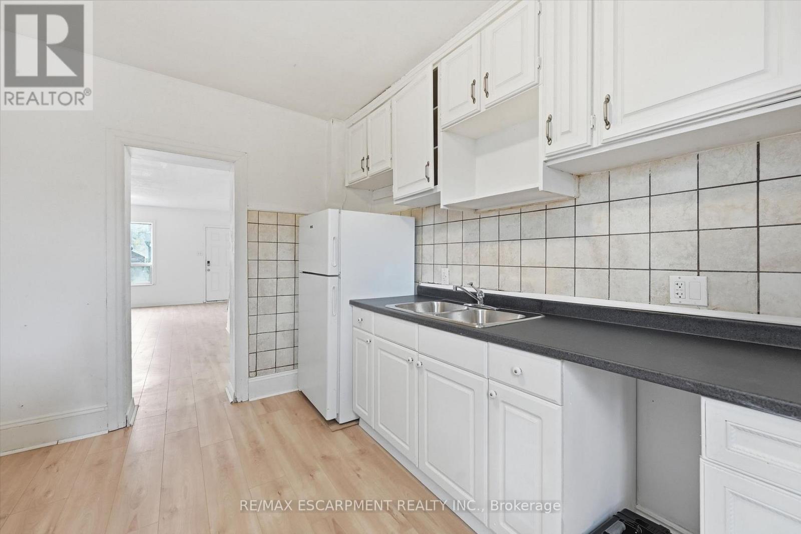 761 Cannon Street E, Hamilton, Ontario  L8L 2H1 - Photo 12 - X12995666