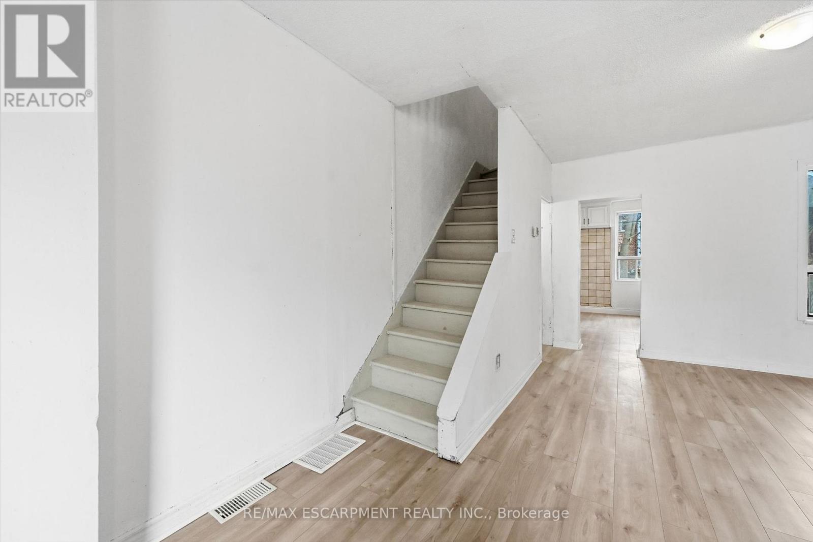 761 Cannon Street E, Hamilton, Ontario  L8L 2H1 - Photo 13 - X12995666