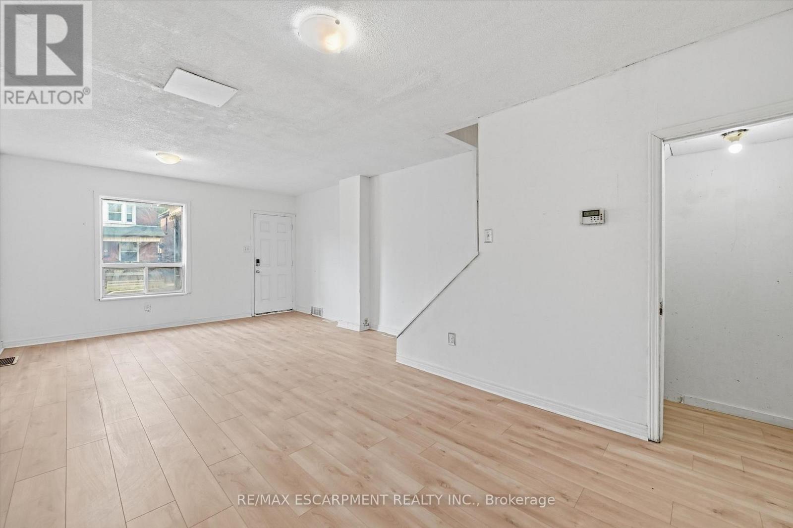 761 Cannon Street E, Hamilton, Ontario  L8L 2H1 - Photo 7 - X12995666