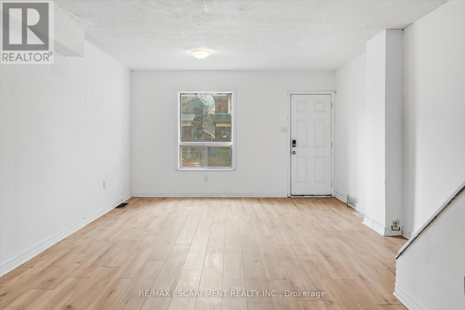 761 Cannon Street E, Hamilton, Ontario  L8L 2H1 - Photo 8 - X12995666