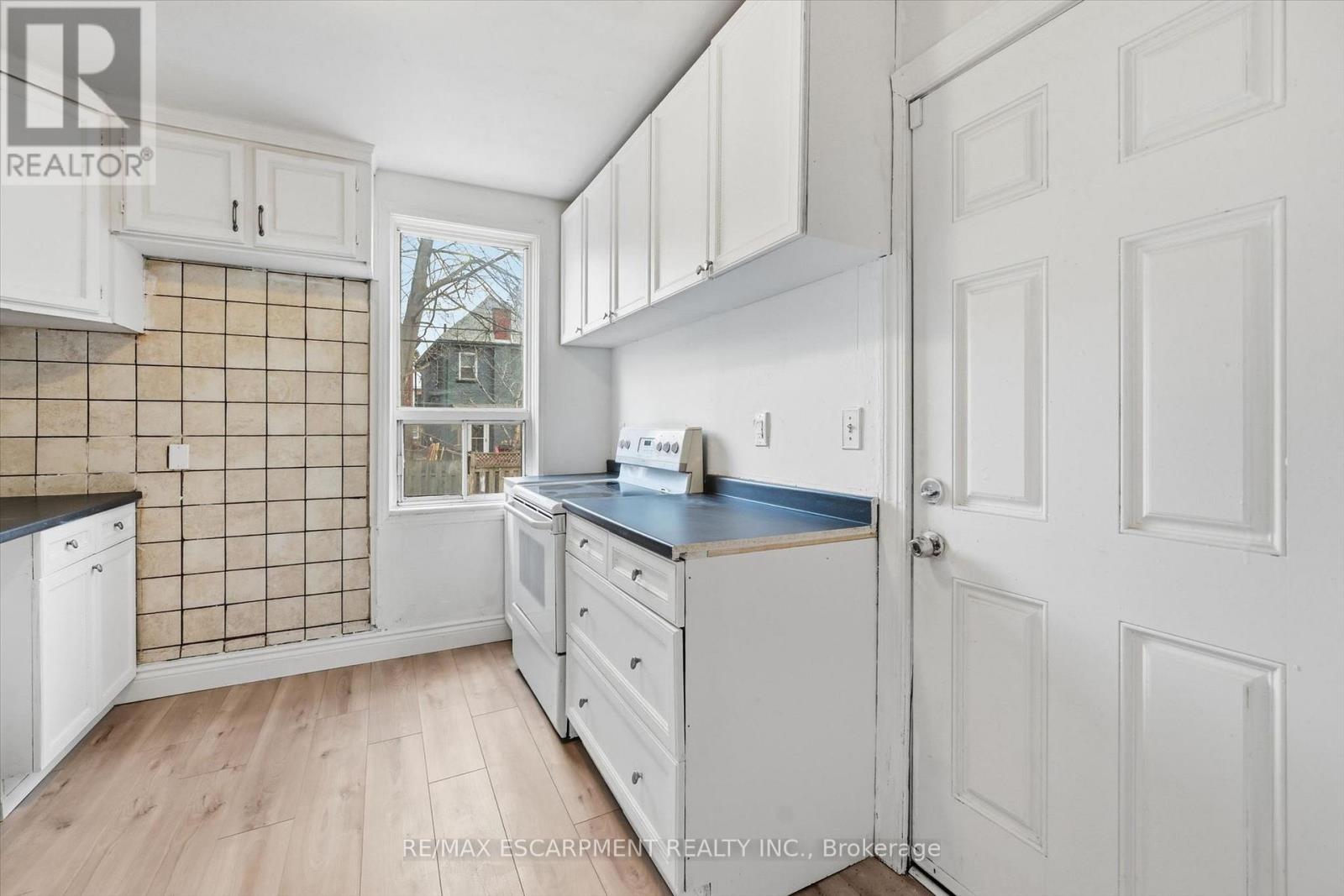 761 Cannon Street E, Hamilton, Ontario  L8L 2H1 - Photo 9 - X12995666