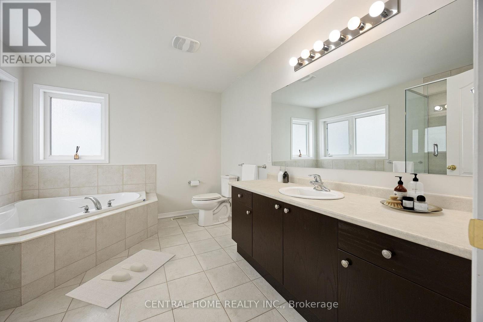 165 Palacebeach Trail, Hamilton, Ontario  L8E 0C3 - Photo 16 - X12995770