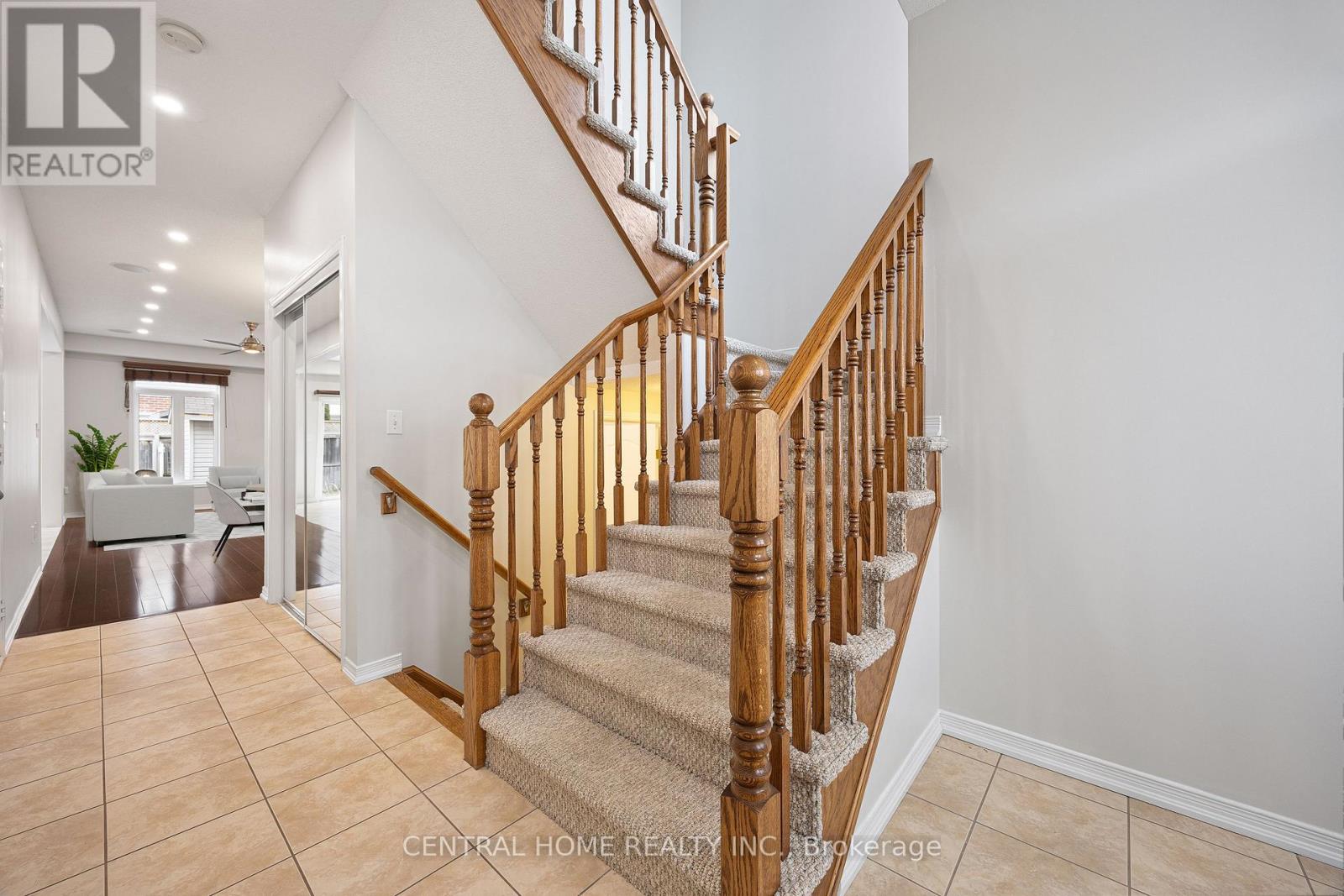 165 Palacebeach Trail, Hamilton, Ontario  L8E 0C3 - Photo 4 - X12995770