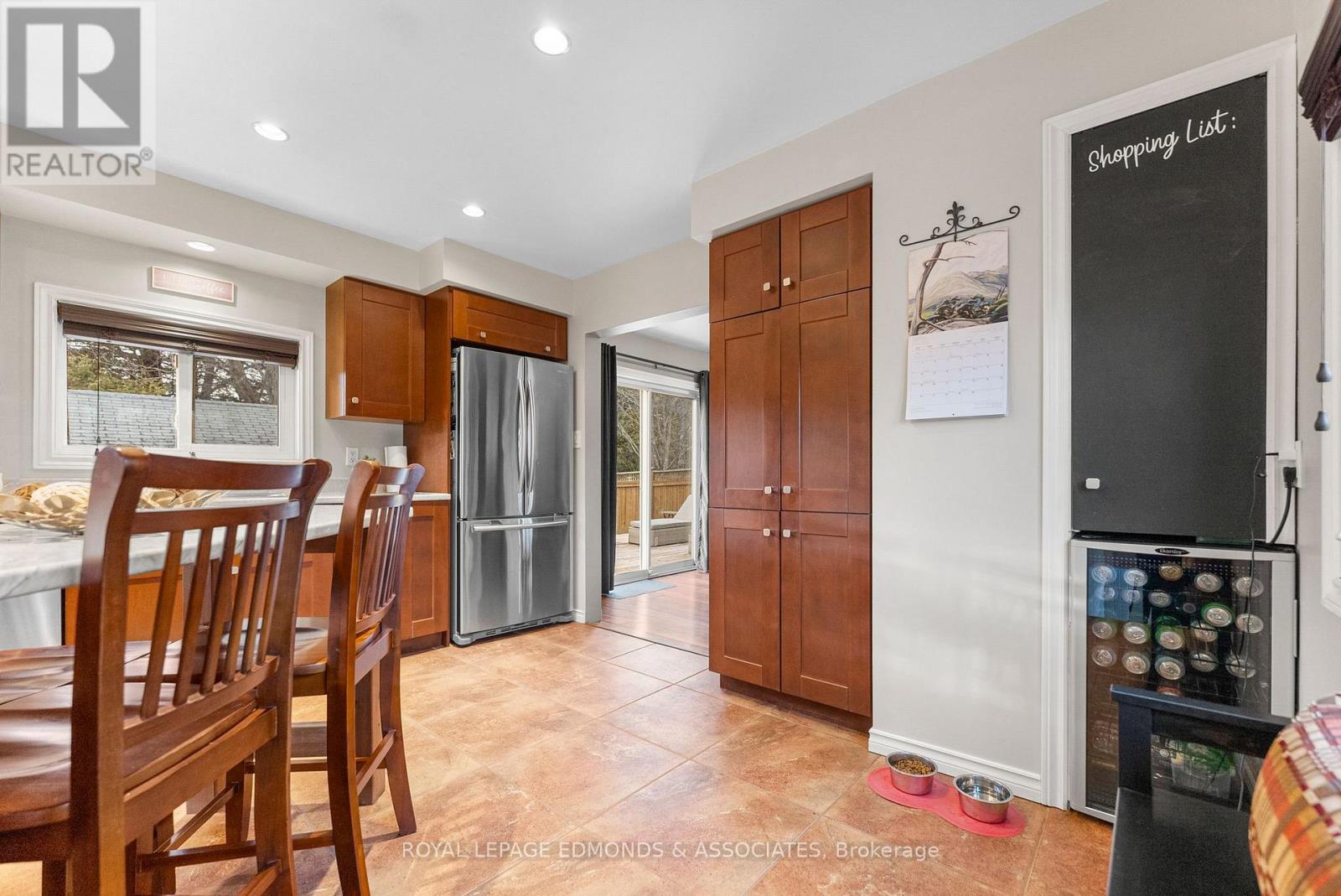 11753 Round Lake Road, Laurentian Valley, Ontario K8A 0K9 - Photo 17 - X12995848