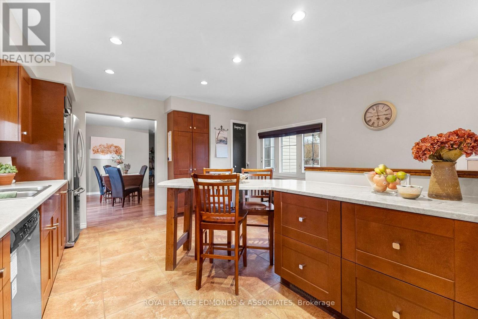 11753 Round Lake Road, Laurentian Valley, Ontario K8A 0K9 - Photo 18 - X12995848