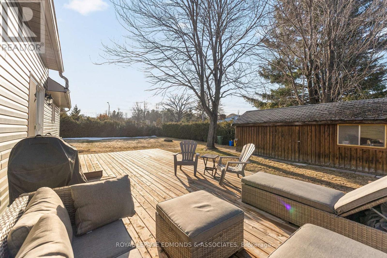 11753 Round Lake Road, Laurentian Valley, Ontario K8A 0K9 - Photo 32 - X12995848